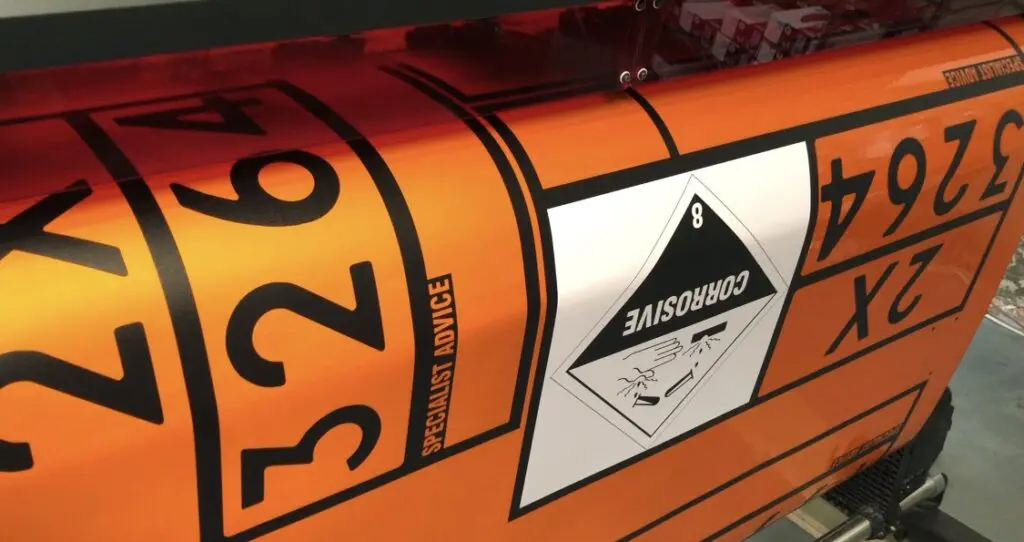 Adr plates and dangerous goods vehicle markings