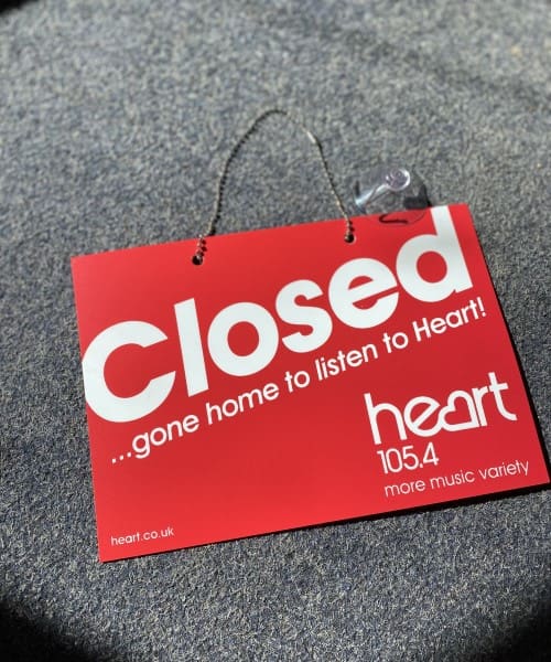 Closed custom printed sign