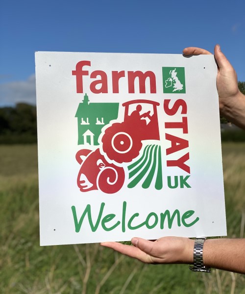 reflective sign design for Farm Stay UK